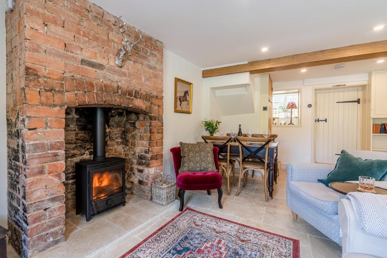 Poppy Cottage Broadwell  ภายนอก รูปภาพ