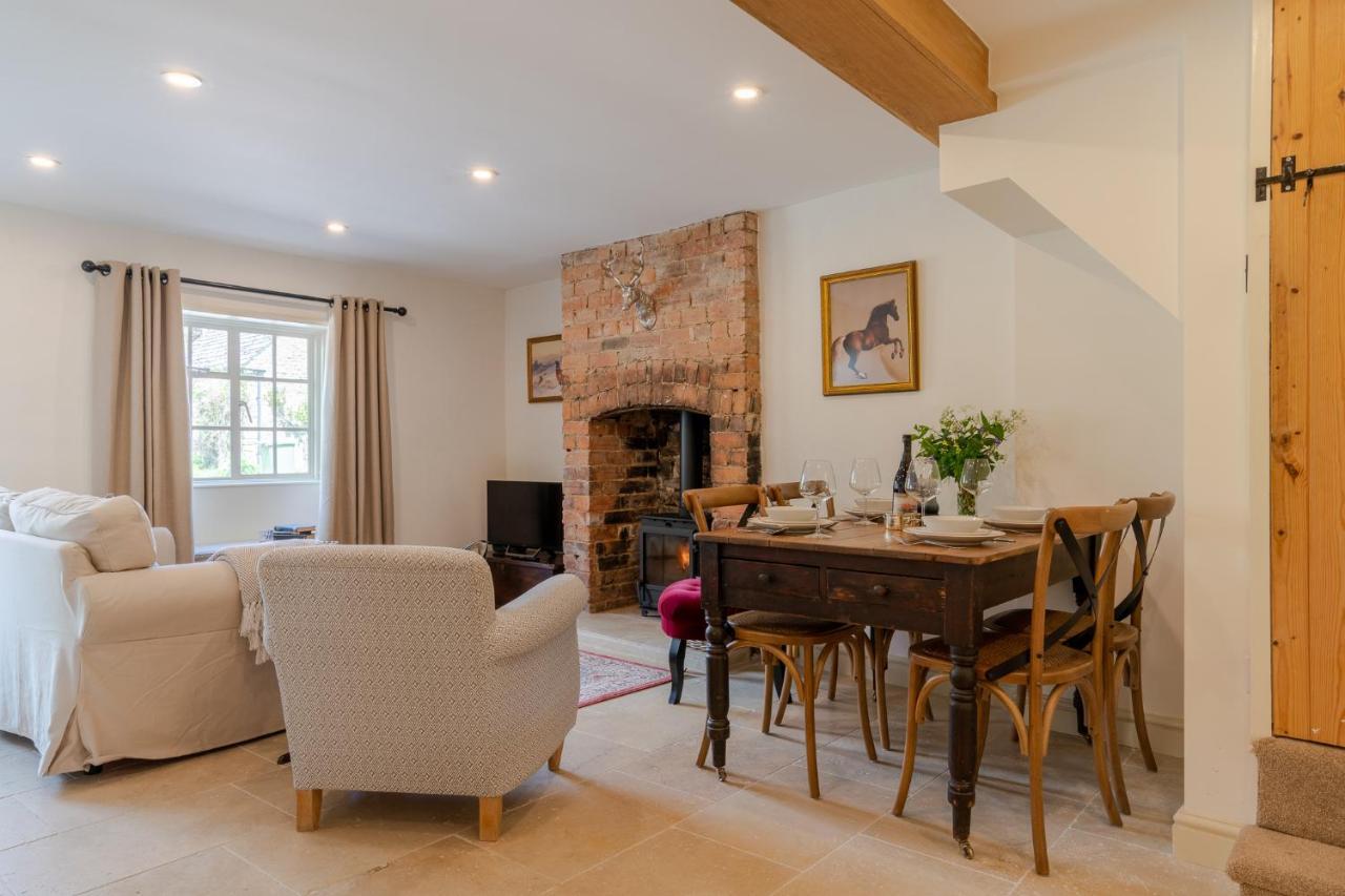 Poppy Cottage Broadwell  ภายนอก รูปภาพ